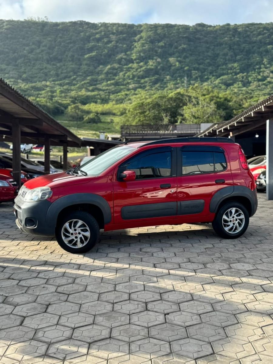 Fiat Uno ATTRACTI. Celeb.1.4 EVO F.Flex 8V 4p na cor Vermelho no Osório / RS - 13821