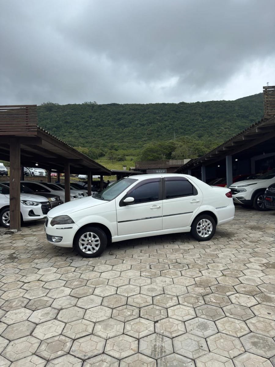 Fiat Siena TETRAFUEL 1.4 mpi Fire Flex 8v 4p na cor Branco no Osório / RS - 13827