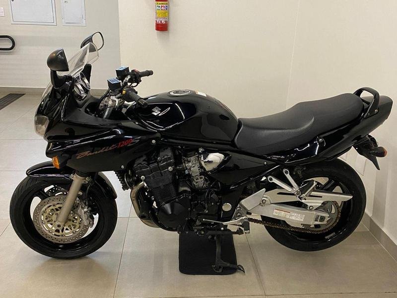 SUZUKI BANDIT N-600/ 650  na cor Preto em Maringá / PR - 13860