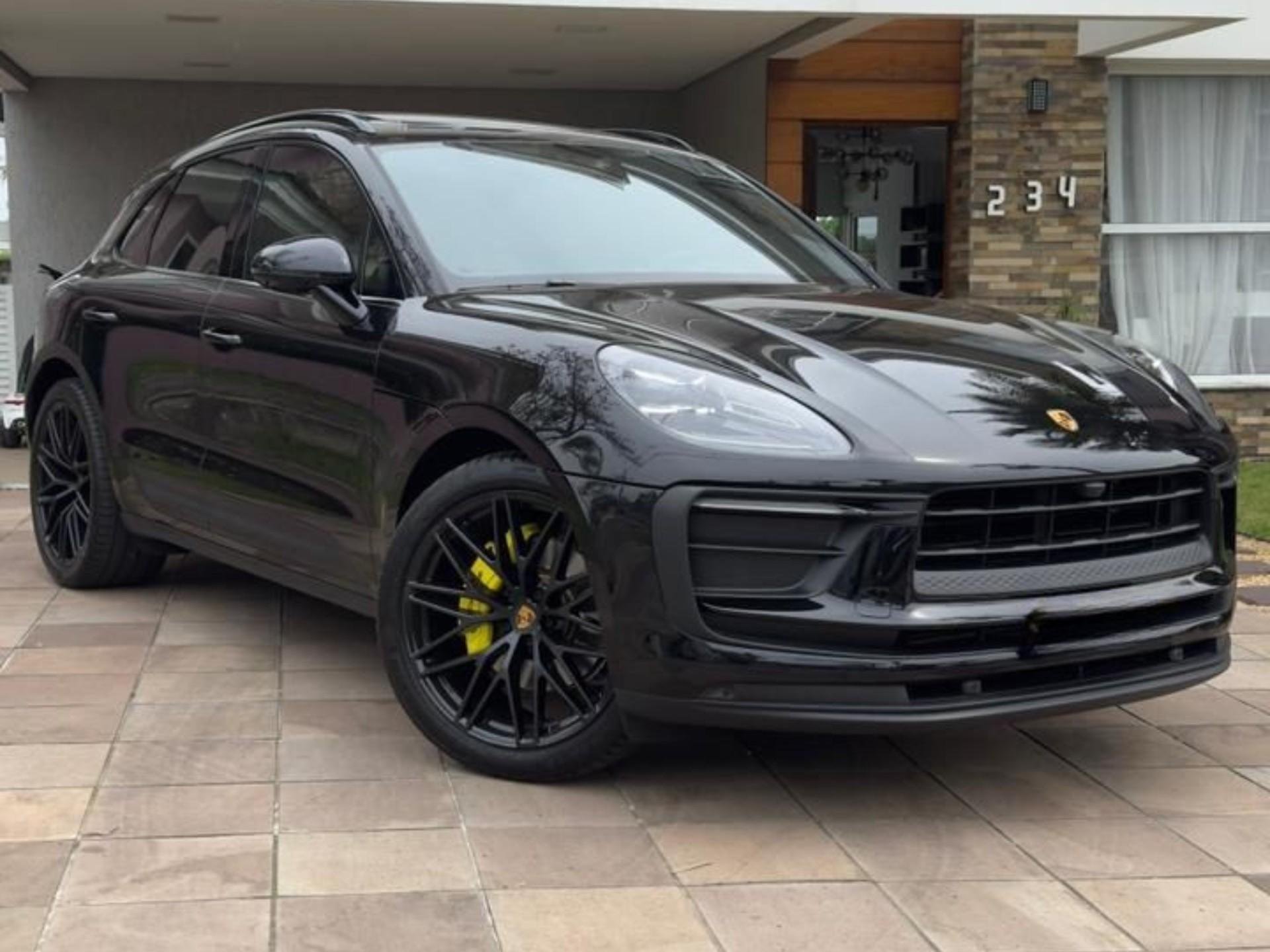 Porsche Macan 2.0 Turbo na cor Preto no Passo Fundo / RS - 14966