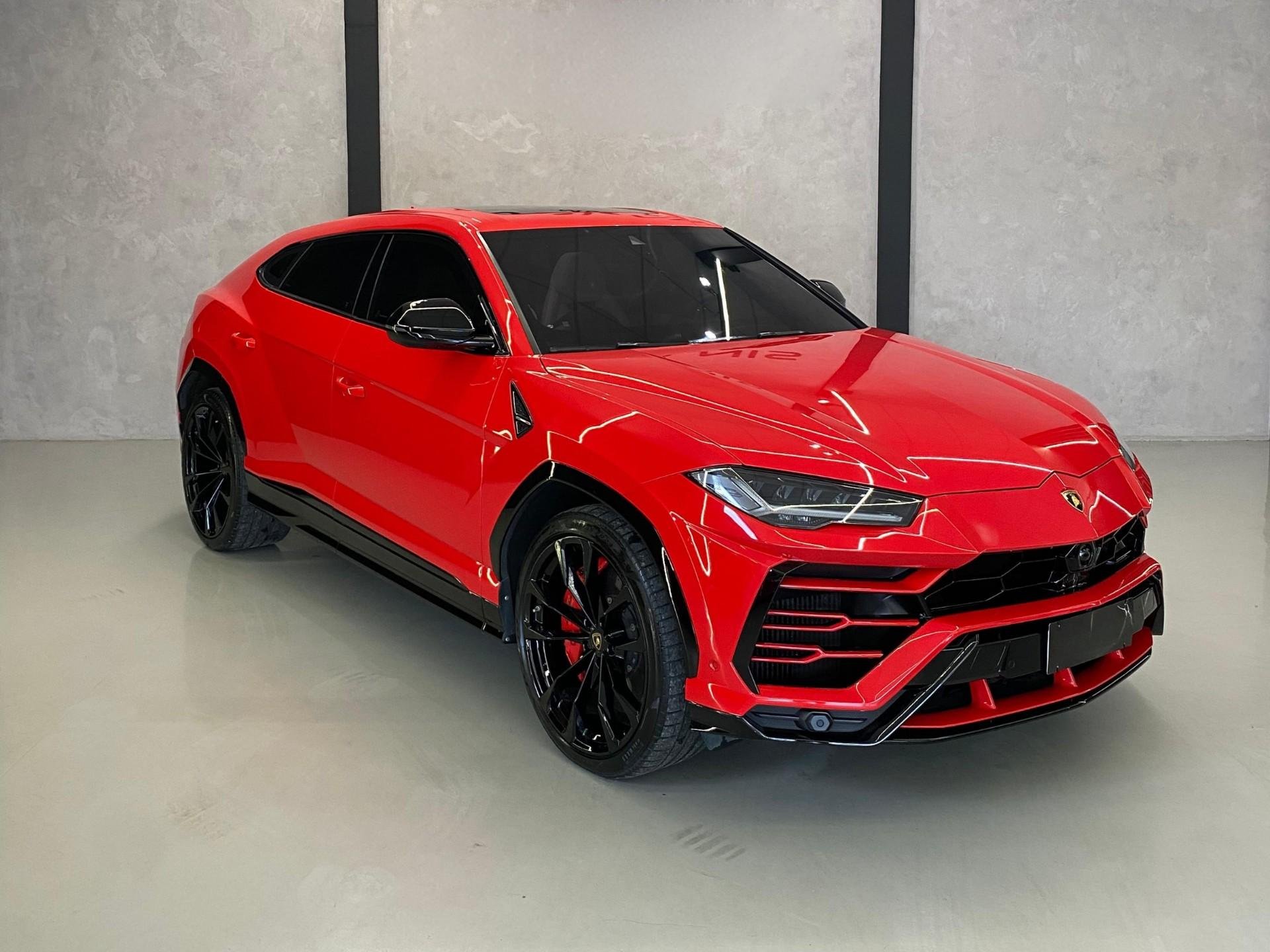 LAMBORGHINI URUS 650-4 na cor Vermelho no Passo Fundo / RS - 14994