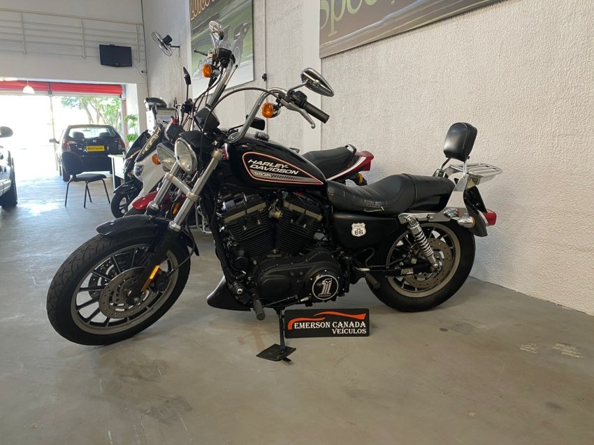HARLEY-DAVIDSON XL 883 R  na cor Preto em Campinas / SP - 15259