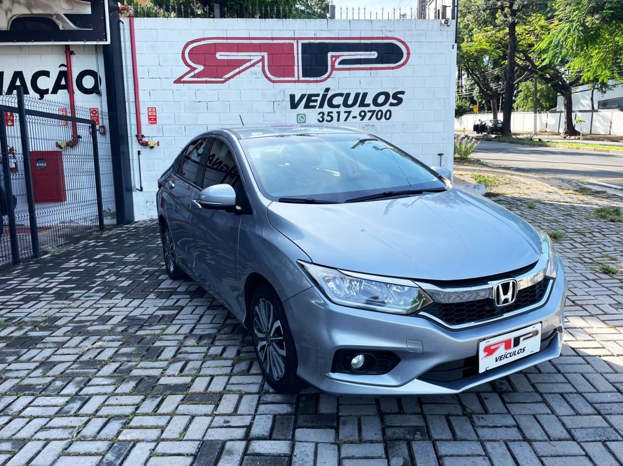 Honda City Sedan LX 1.5 Flex 16V 4p Aut. na cor Prata em Valinhos / SP - 15291