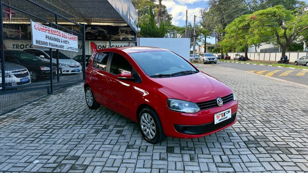 Volkswagen Fox 1.0 Mi Total Flex 8V 5p na cor Vermelho em Valinhos / SP - 15355