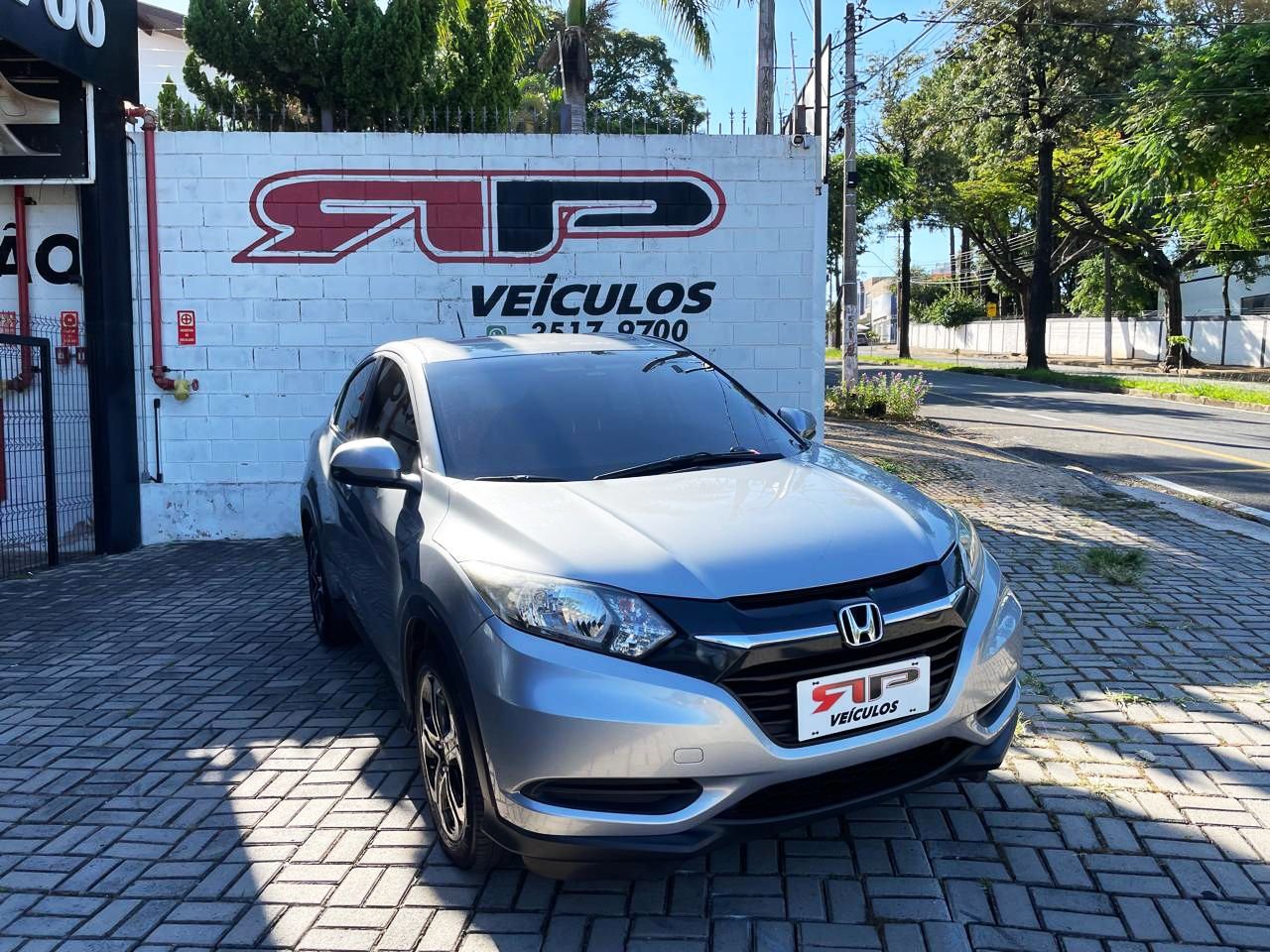 Honda HR-V LX 1.8 Flexone 16V 5p Aut. na cor Prata em Valinhos / SP - 15359
