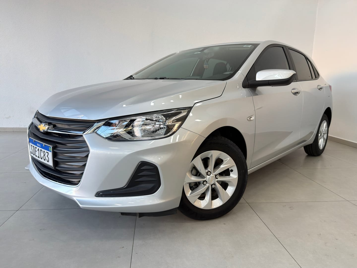 Chevrolet Onix HATCH LT 1.0 12V TB Flex 5p Mec. na cor Cinza em Chapecó / SC - 15643