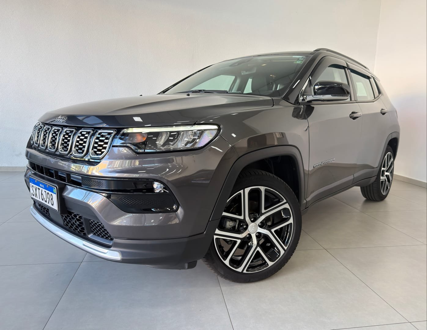 Jeep Compass LIMITED 2.0 4x2 Flex 16V Aut. na cor Cinza em Chapecó / SC - 15645