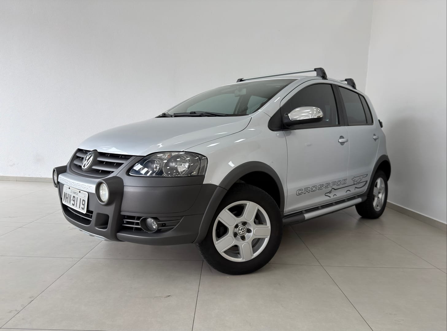 Volkswagen Crossfox 1.6 Mi Total Flex 8V 5p na cor Cinza em Chapecó / SC - 15652