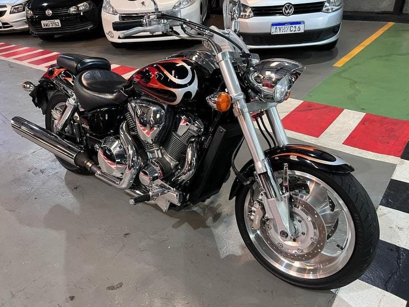 Honda VTX 1800R/ 1800S/ 1800C 1795cc  na cor Preto em Maringá / PR - 1616
