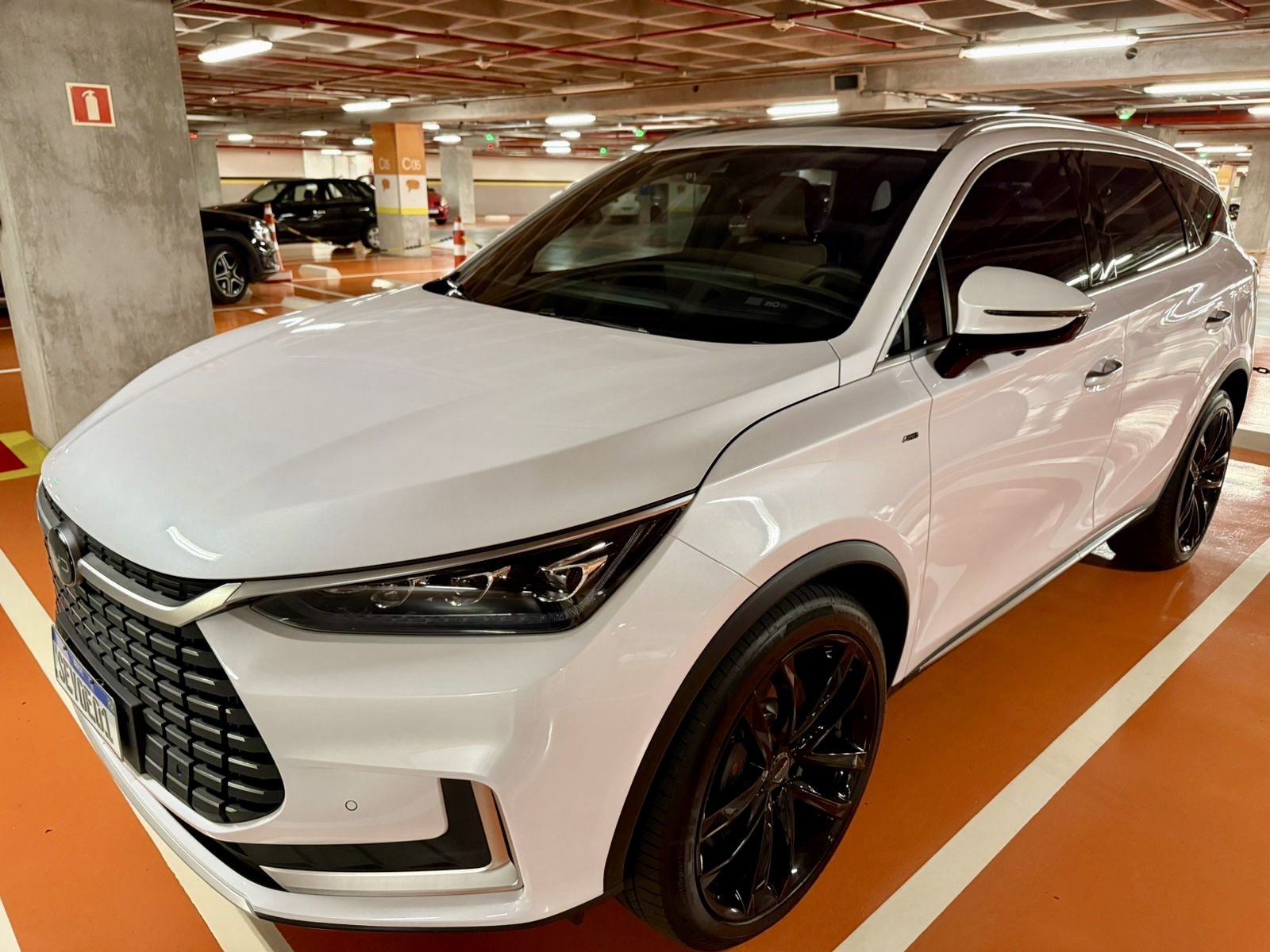 BYD TAN EV 4x4 (Elétrico) na cor Branco em Curitiba / PR - 16175