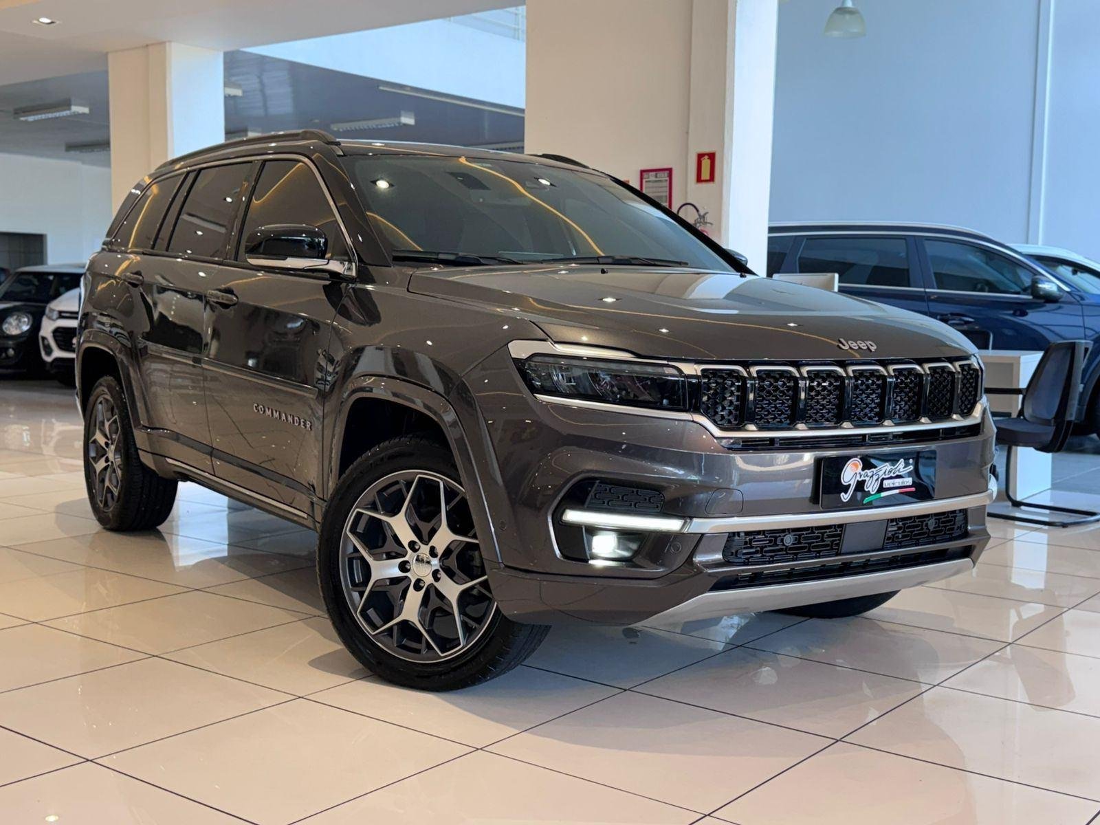 Jeep Commander Overl. TD380 2.0 4x4 Die. Aut. na cor Cinza no Rio Grande / RS - 16311