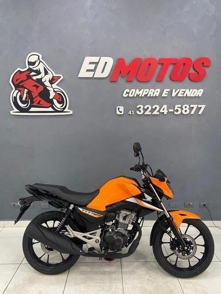 Honda CG 160 TITAN  na cor Laranja em Curitiba / PR - 16353