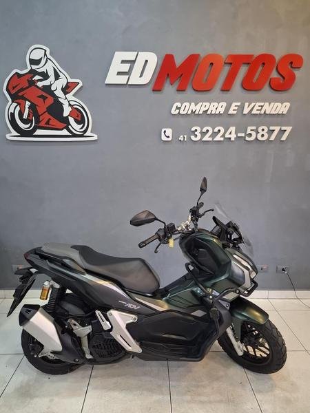 Honda ADV 150  na cor Verde em Curitiba / PR - 16357