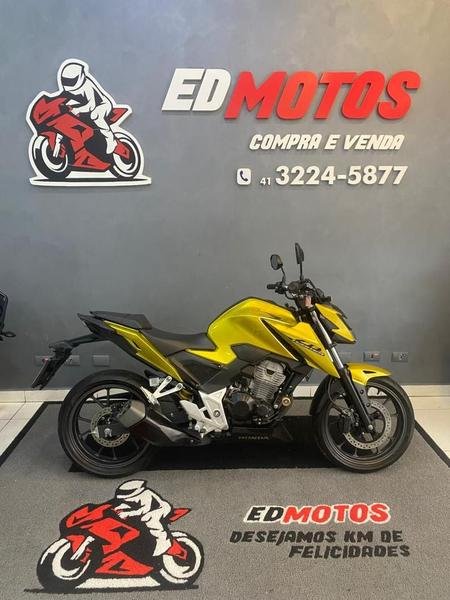 Honda CB 300F Twister Flex  na cor Amarelo em Curitiba / PR - 16367