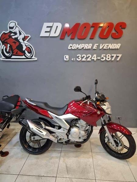 YAMAHA FAZER 600/ FZ6 S  na cor Vermelho em Curitiba / PR - 16380