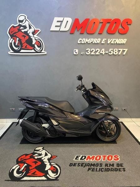 imagem de Black S Line 1.4 TFSI S-tronic