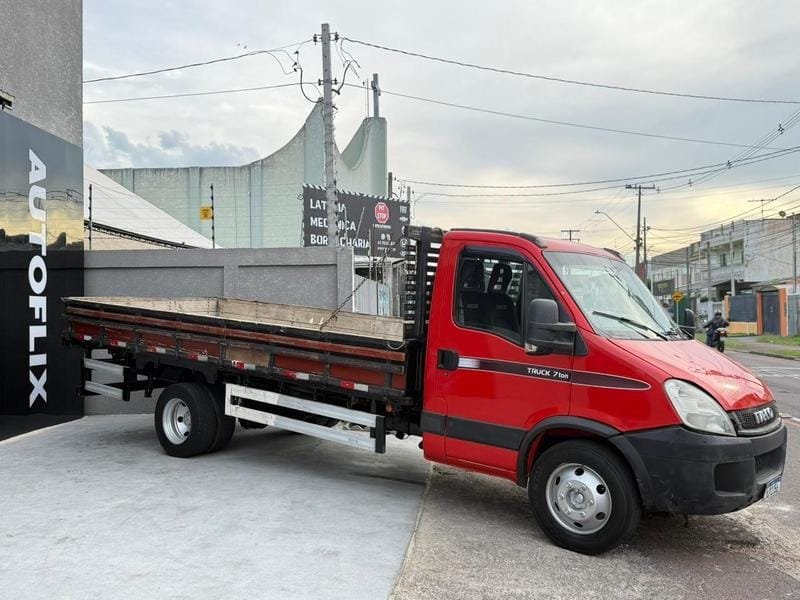 IVECO DAILY TRUCK CHAS. 70C17 2p (dies.)(E5) na cor Vermelho em Curitiba / PR - 1652