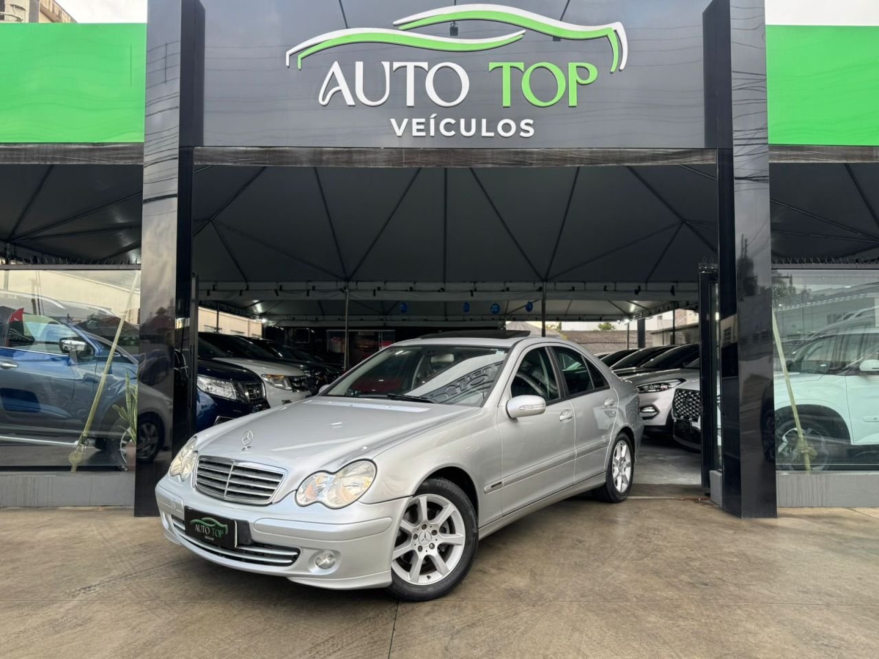 Mercedes-Benz C-180 Kompressor Classic 1.8 16V 143cv na cor Prata em Palhoça / SC - 16877