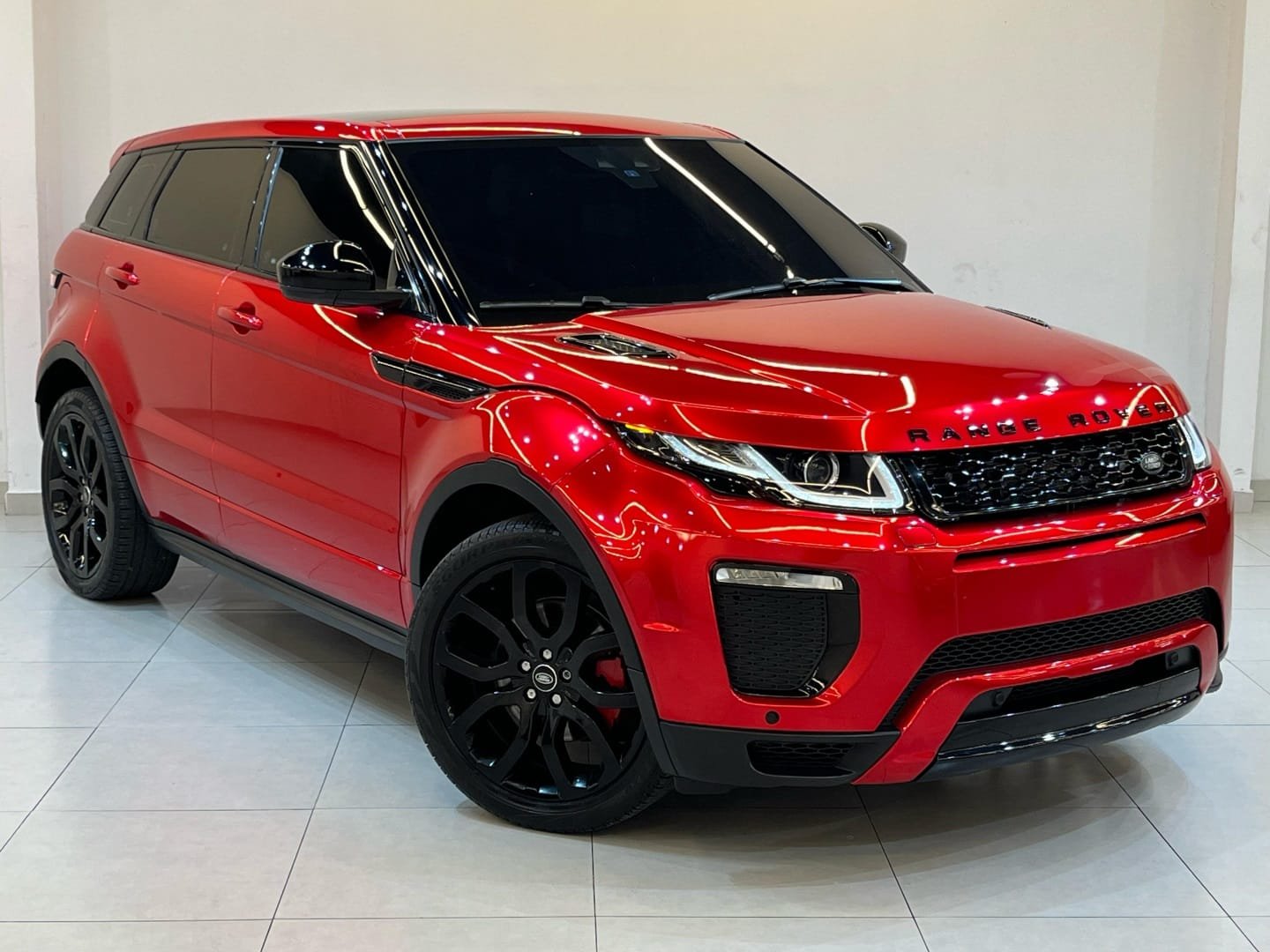 Land Rover Range Rover Evoque Si4 HSE Dyn. 2.0/Flex Aut na cor Preto em Colombo / PR - 17014