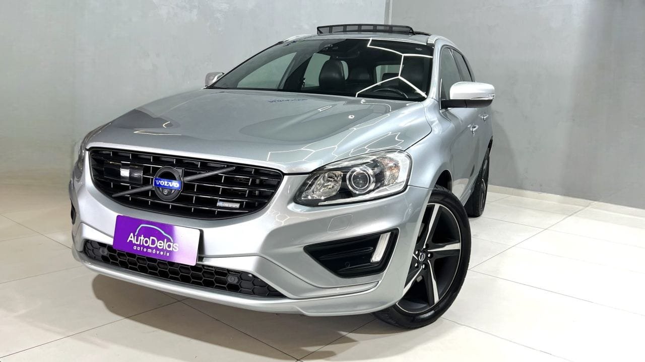 Volvo XC60 T-5 R-DESIGN 2.0 AWD 5p na cor Cinza em Florianópolis / SC - 17039