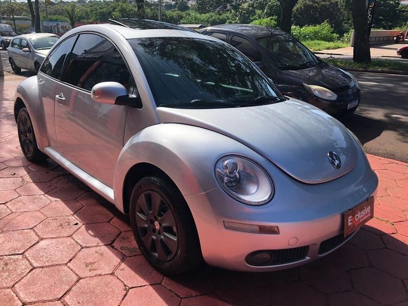 Volkswagen New Beetle 2.0 Mi Mec./Aut. na cor Prata em Maringá / PR - 17600