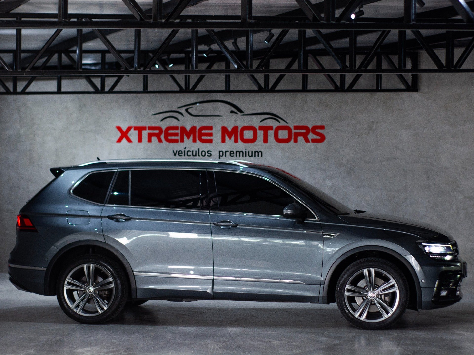 Volkswagen Tiguan 2.0 TSI 16V 200cv Tiptronic 5p na cor Cinza em Curitiba / PR - 1766