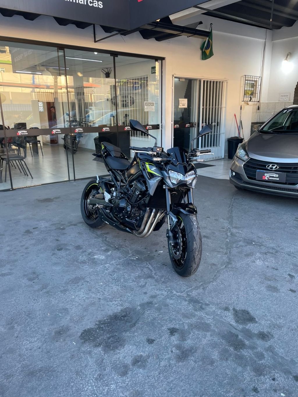 KAWASAKI Z 900  na cor Preto em Florianópolis / SC - 18040