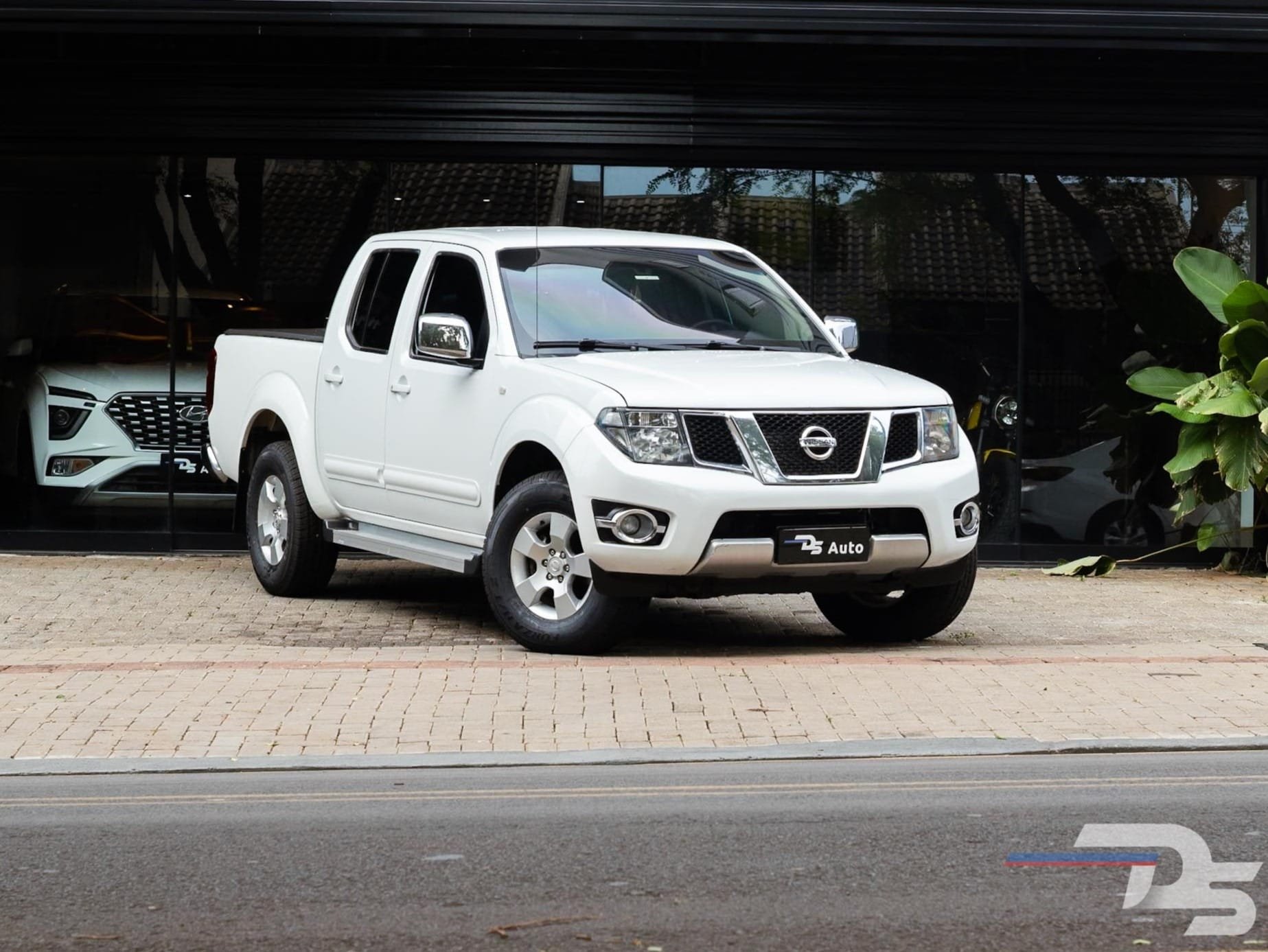 Nissan Frontier PLATINUM CD 4x4 2.5 TB Diesel na cor Branco em Maringá / PR - 19996