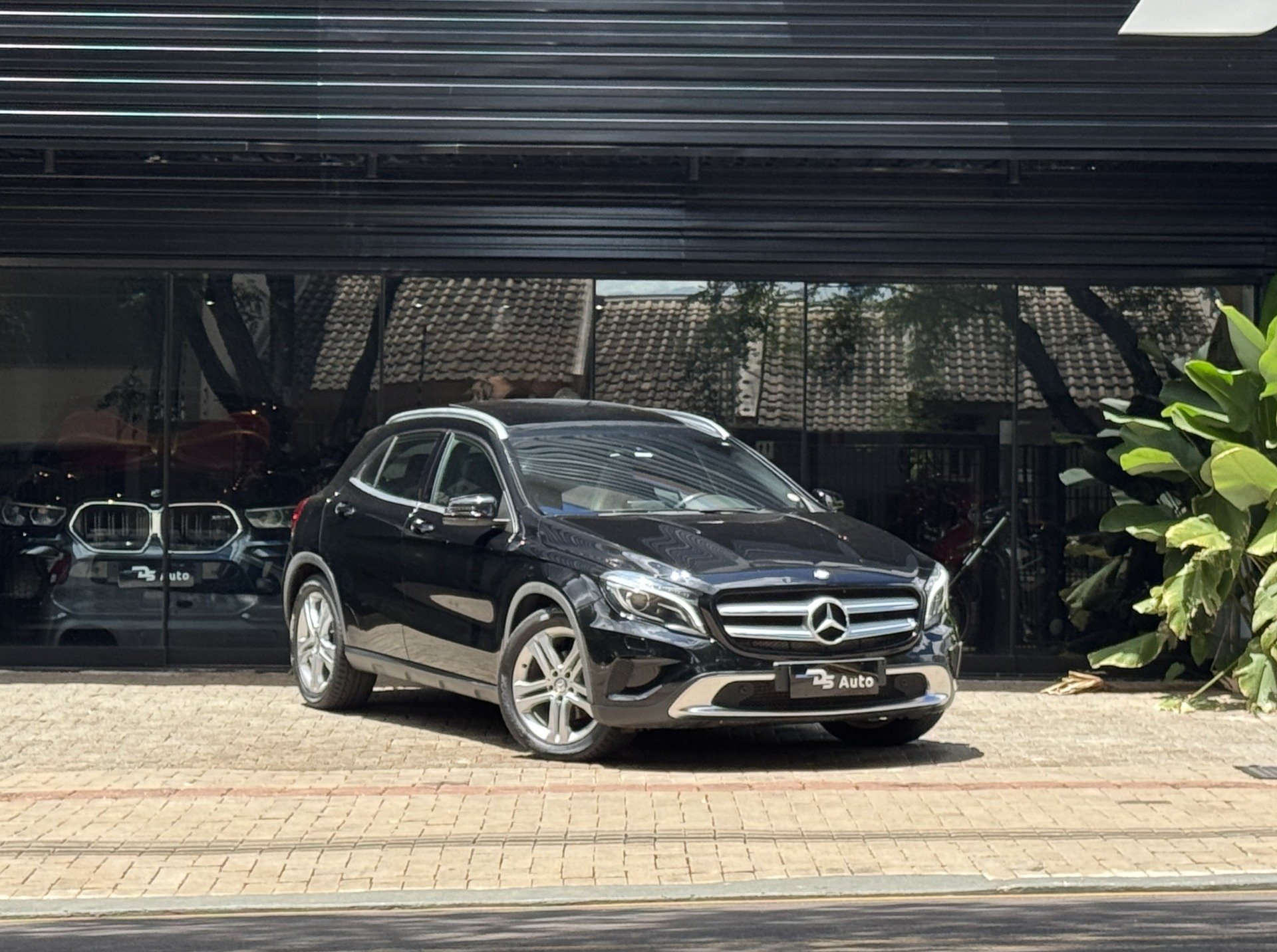 Mercedes-Benz GLA 200 Vision 1.6/1.6 TB 16V Flex Aut. na cor Preto em Maringá / PR - 20005