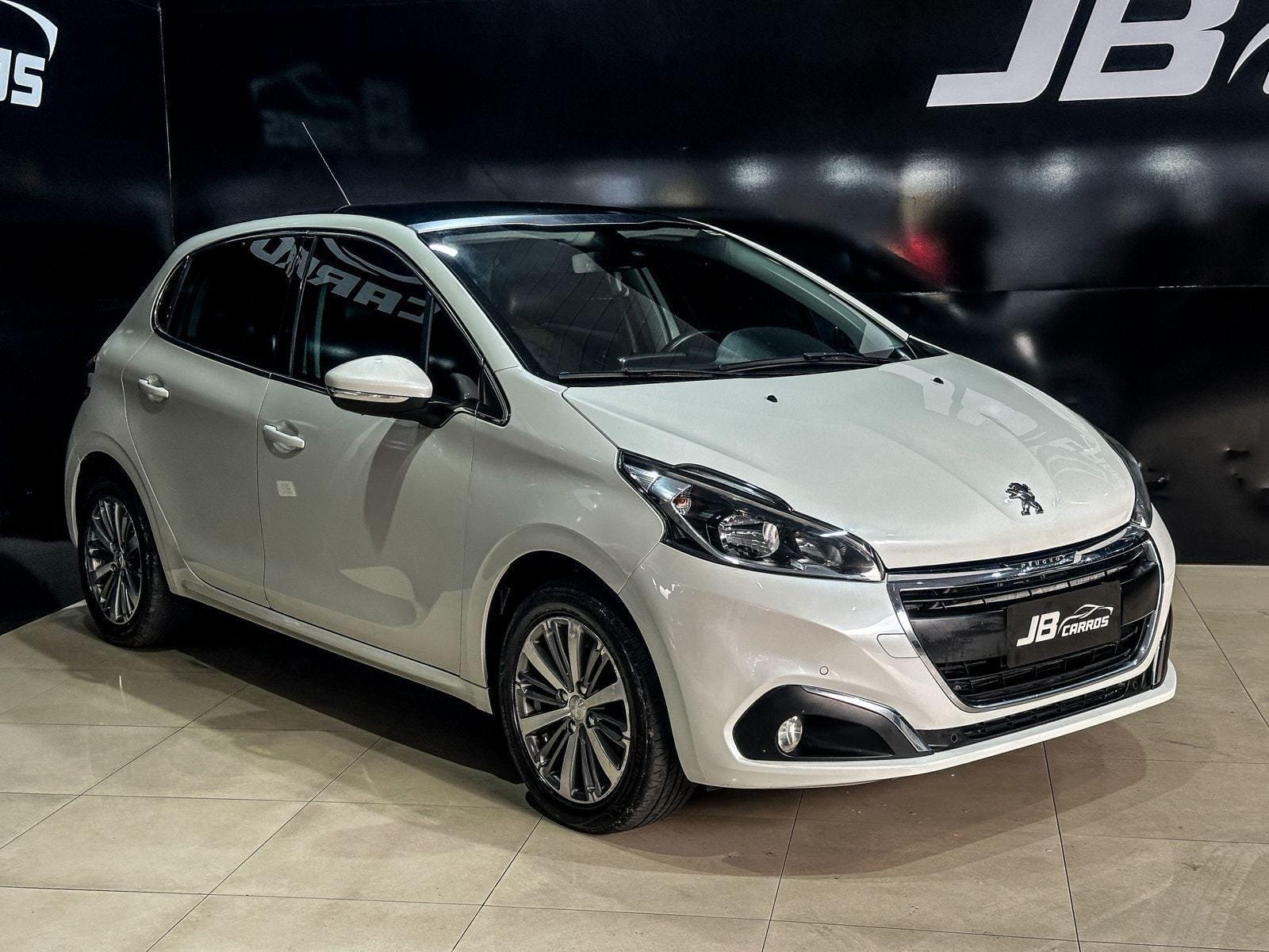 Peugeot 208 Griffe 1.6 Flex 16V 5p Aut. na cor Branco em Florianópolis / SC - 20042