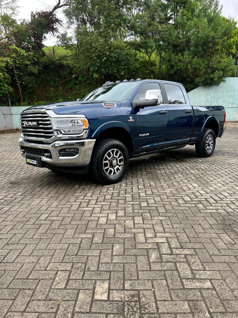 RAM 3500 LARAMIE 6.7 TB CD 4x4 Diesel na cor Azul em São Bento do Sul / SC - 20051