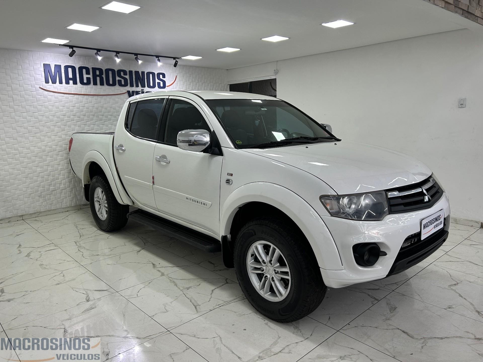 imagem de Triton HPE 3.2 CD TB Int.Diesel Aut