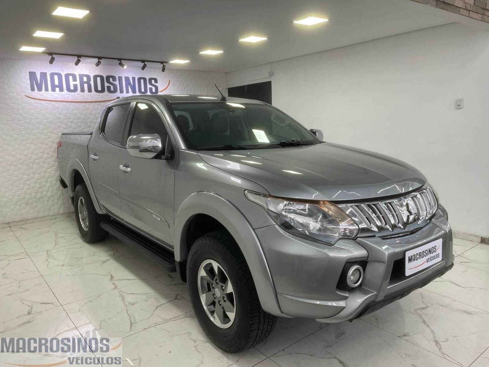 Mitsubishi L200 Triton Sport HPE 2.4 CD Diesel Aut. na cor Cinza no Canoas / RS - 20198