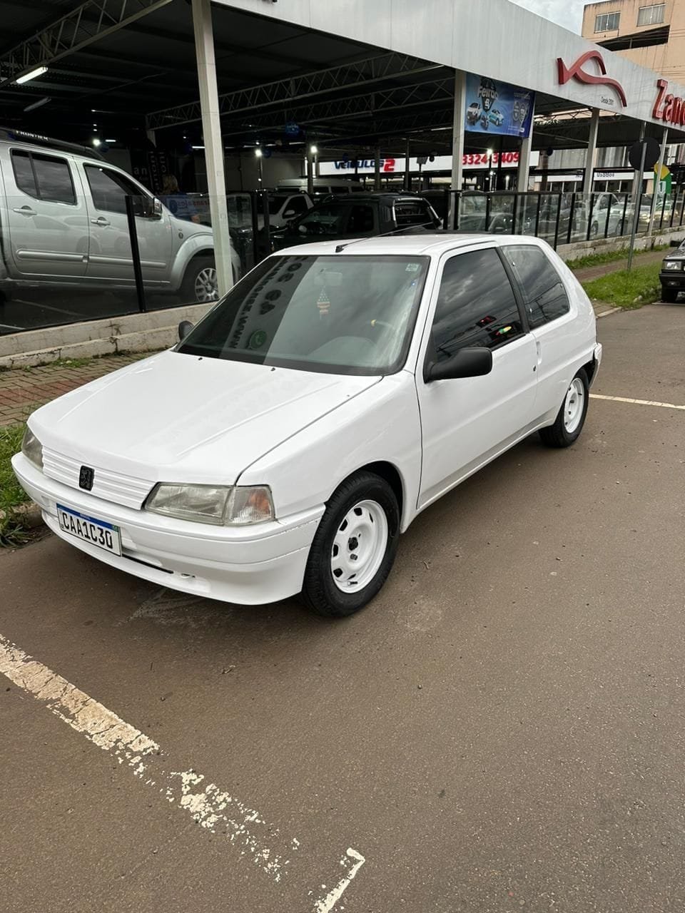 Peugeot 106 XN 3p e 5p na cor Branco em Chapecó / SC - 20242