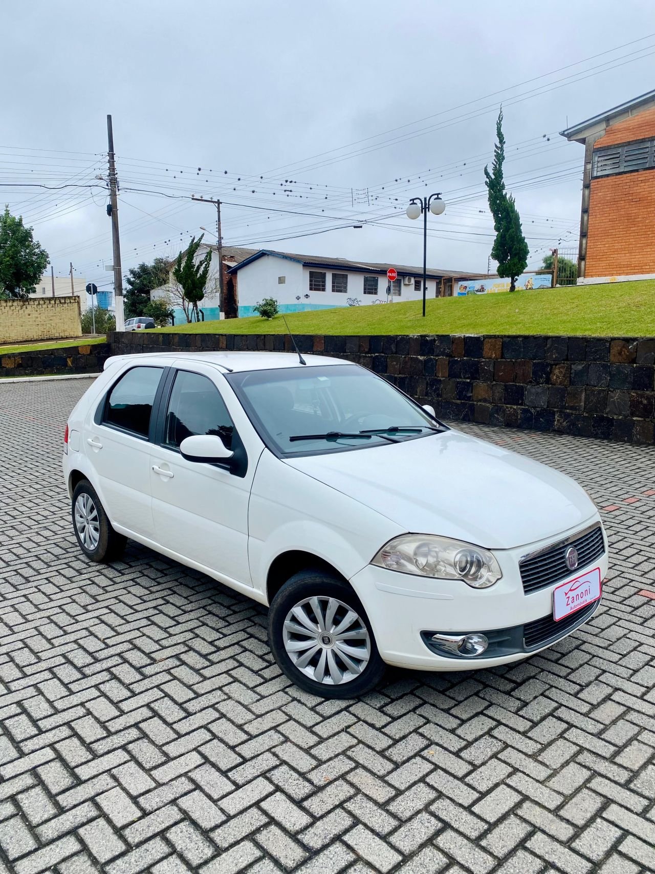 Fiat Palio 1.0 Cel. ECON./ITALIA F.Flex 8V 4p na cor Branco em Chapecó / SC - 20245