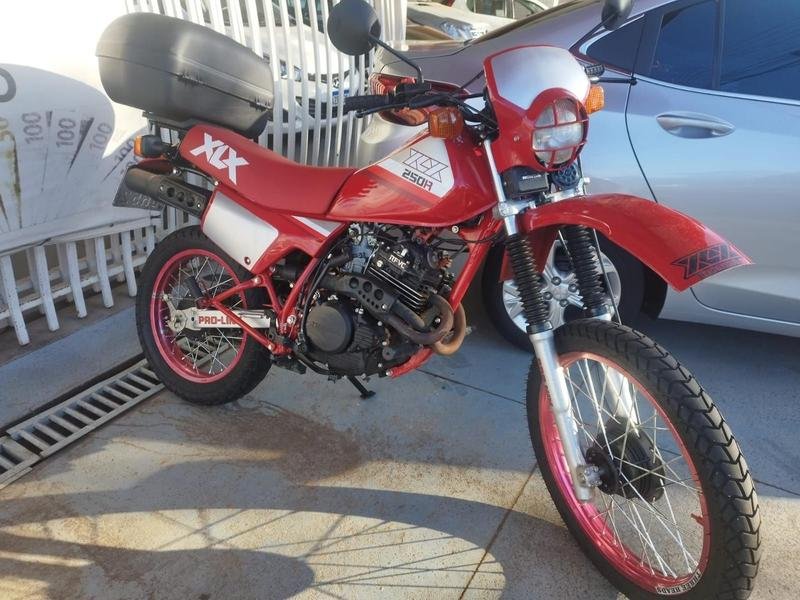 Honda XLX 250 R  na cor Vermelho em Cascavel / PR - 20390