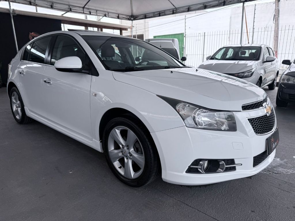 Chevrolet Cruze HB Sport LTZ 1.8 16V FlexP. 5p Aut na cor Branco em Palhoça / SC - 20489
