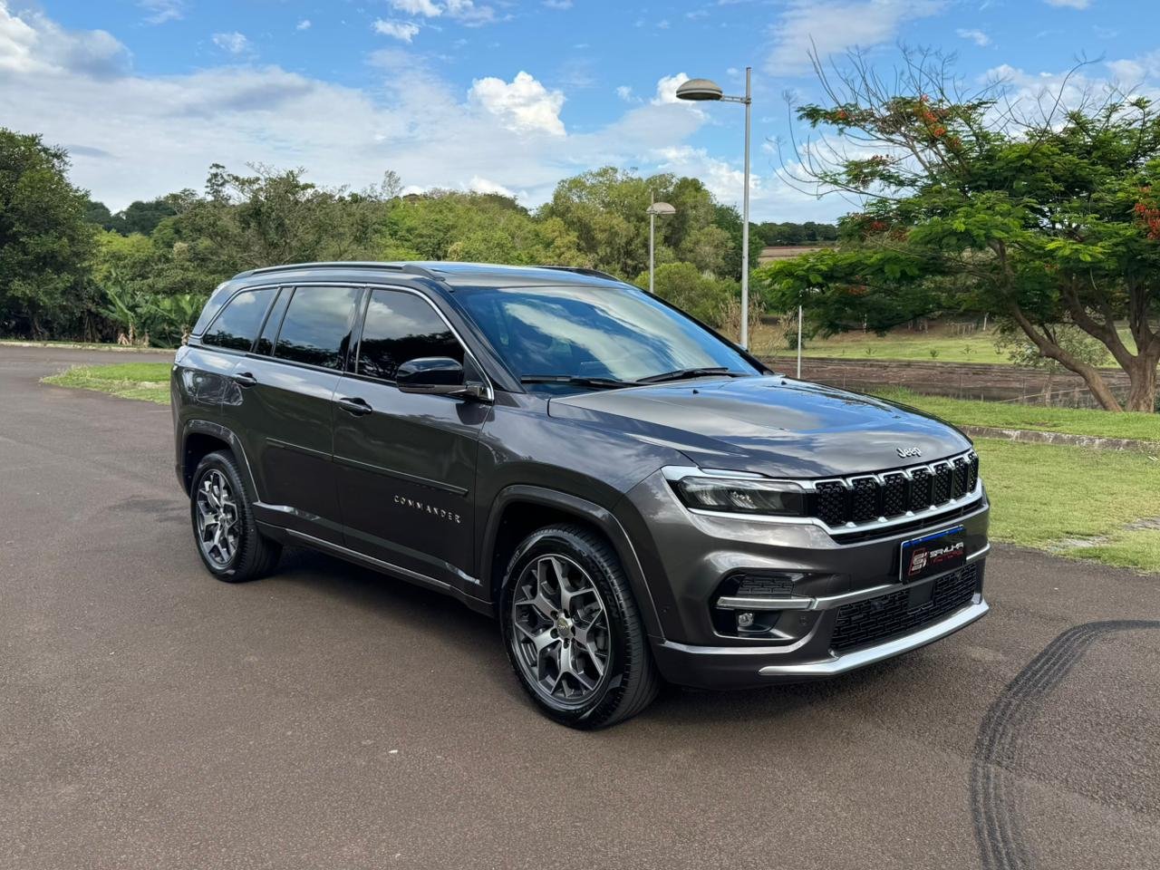 Jeep Commander Overland T270 1.3 TB Flex Aut. na cor Cinza em Londrina / PR - 20540