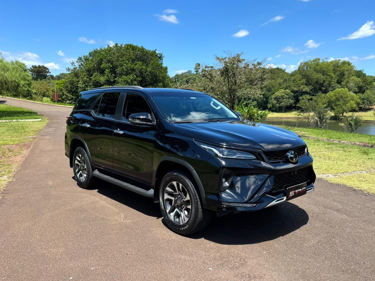 Toyota Hilux SW4 SRX Plat. 4x4 2.8 TB Die. Aut. na cor Preto em Londrina / PR - 20581
