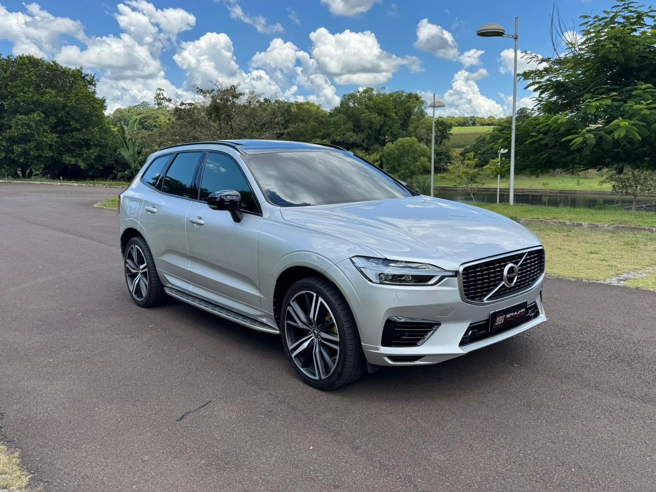 Volvo XC60 T-8 R-DESIGN 2.0 (Híbrido) na cor Cinza em Londrina / PR - 20585