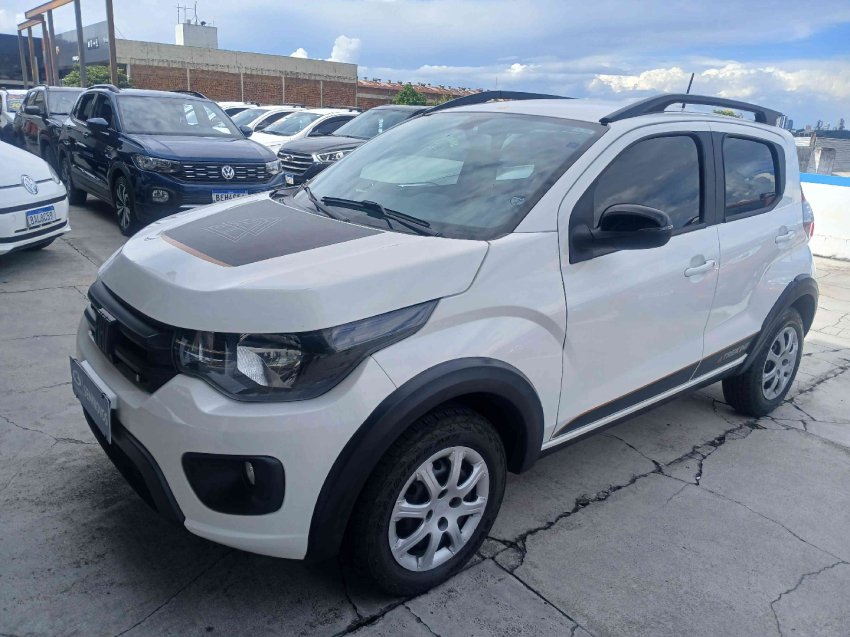 Fiat MOBI TREKKING 1.0 Flex 5p. na cor Branco em Curitiba / PR - 206