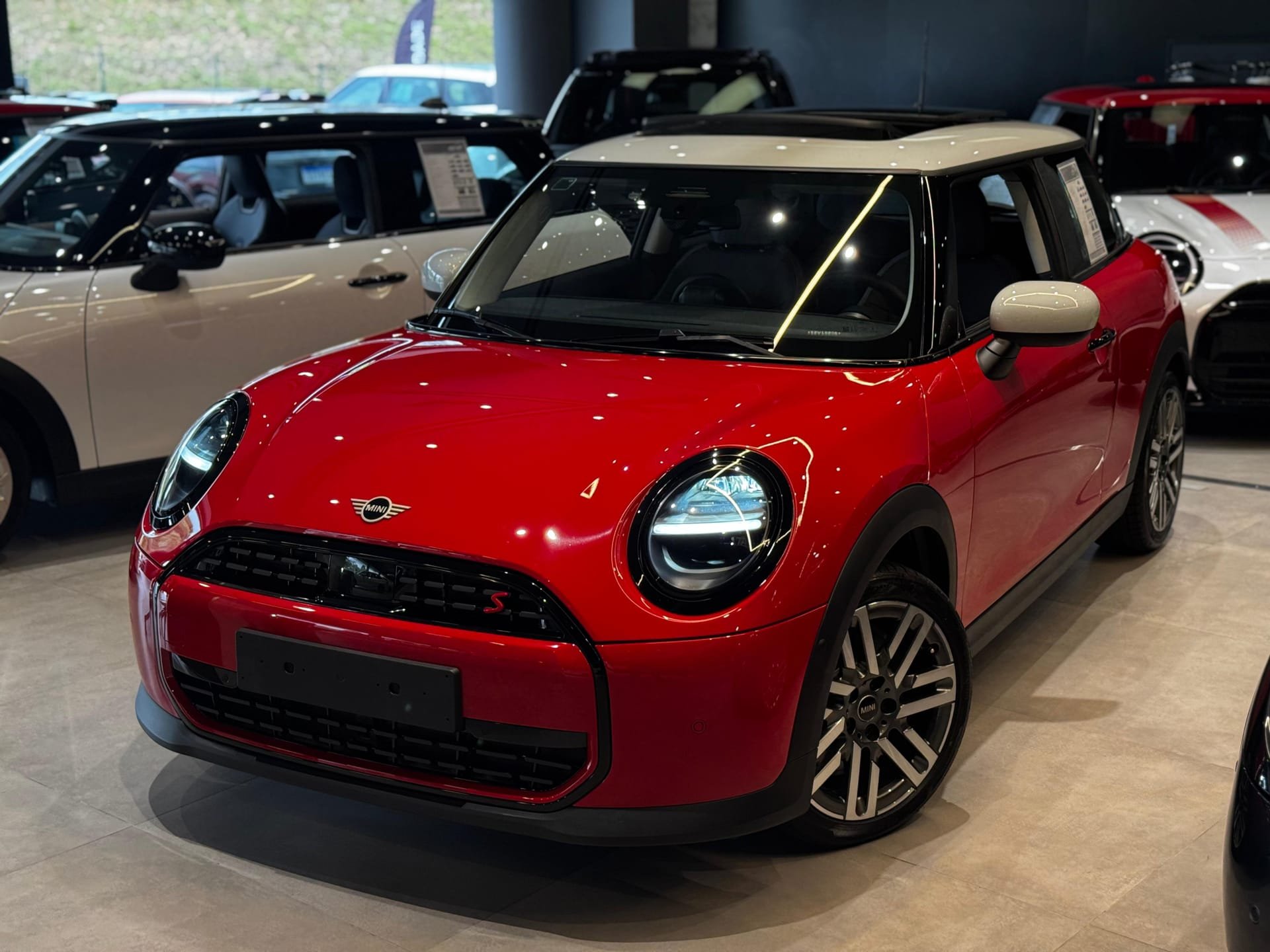 MINI COOPER Country. John W. ALL4 Exclu. 2.0 TB. Aut. na cor Vermelho em Curitiba / PR - 20710