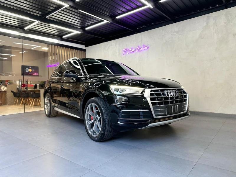 Audi Q5 Ambiente 2.0 TFSI Quattro S tronic na cor Preto em Curitiba / PR - 20794