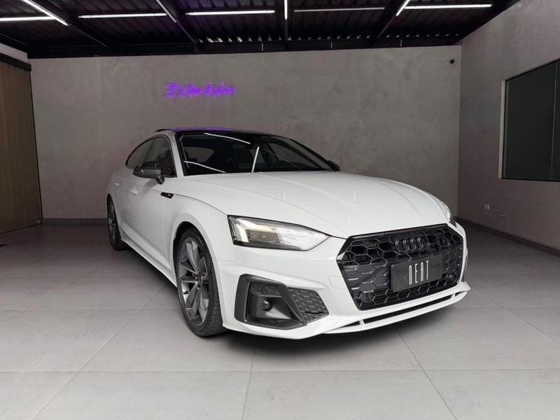 imagem de S-Line 2.0 TFSI S-tronic