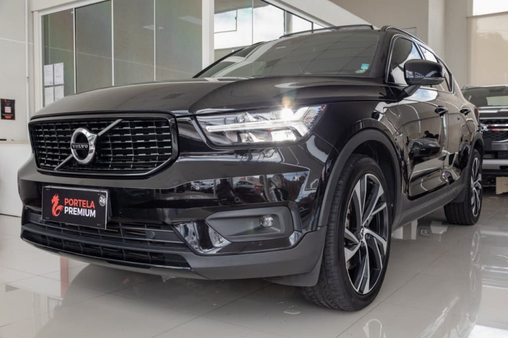 Volvo XC40 T-5 R-DESIGN 2.0 252cv AWD na cor Preto em Curitiba / PR - 20952