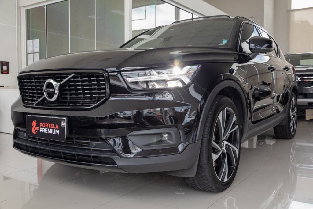 Volvo XC40 T-5 R-DESIGN 2.0 252cv AWD na cor Preto em Curitiba / PR - 20952