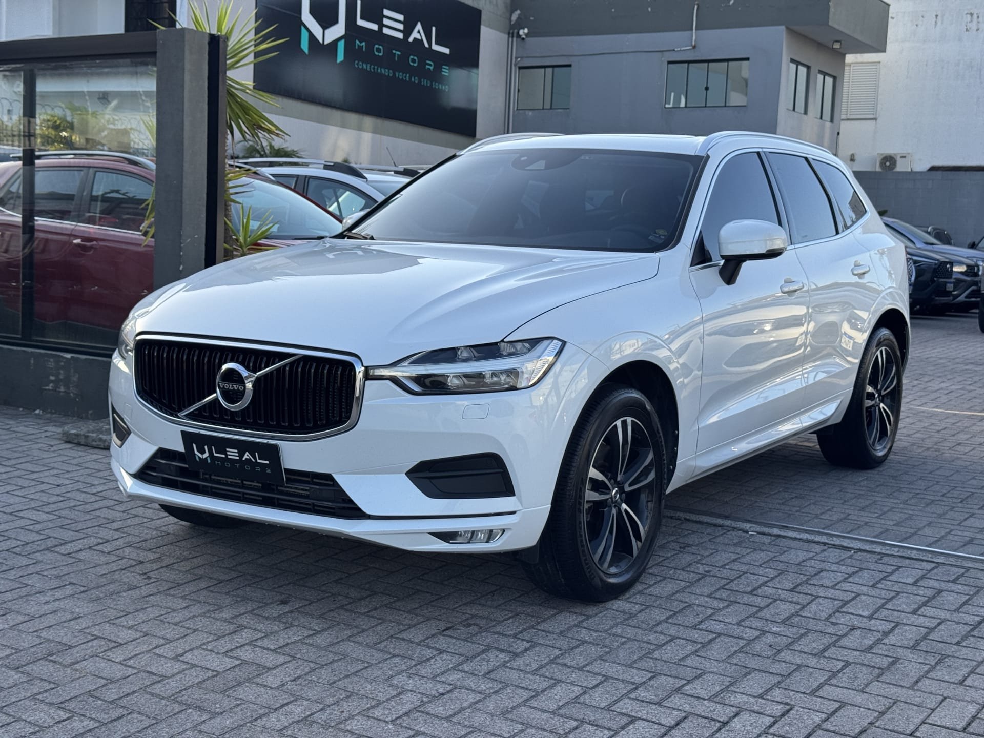 imagem de T-5 MOMENTUM 2.0 254cv AWD 5p