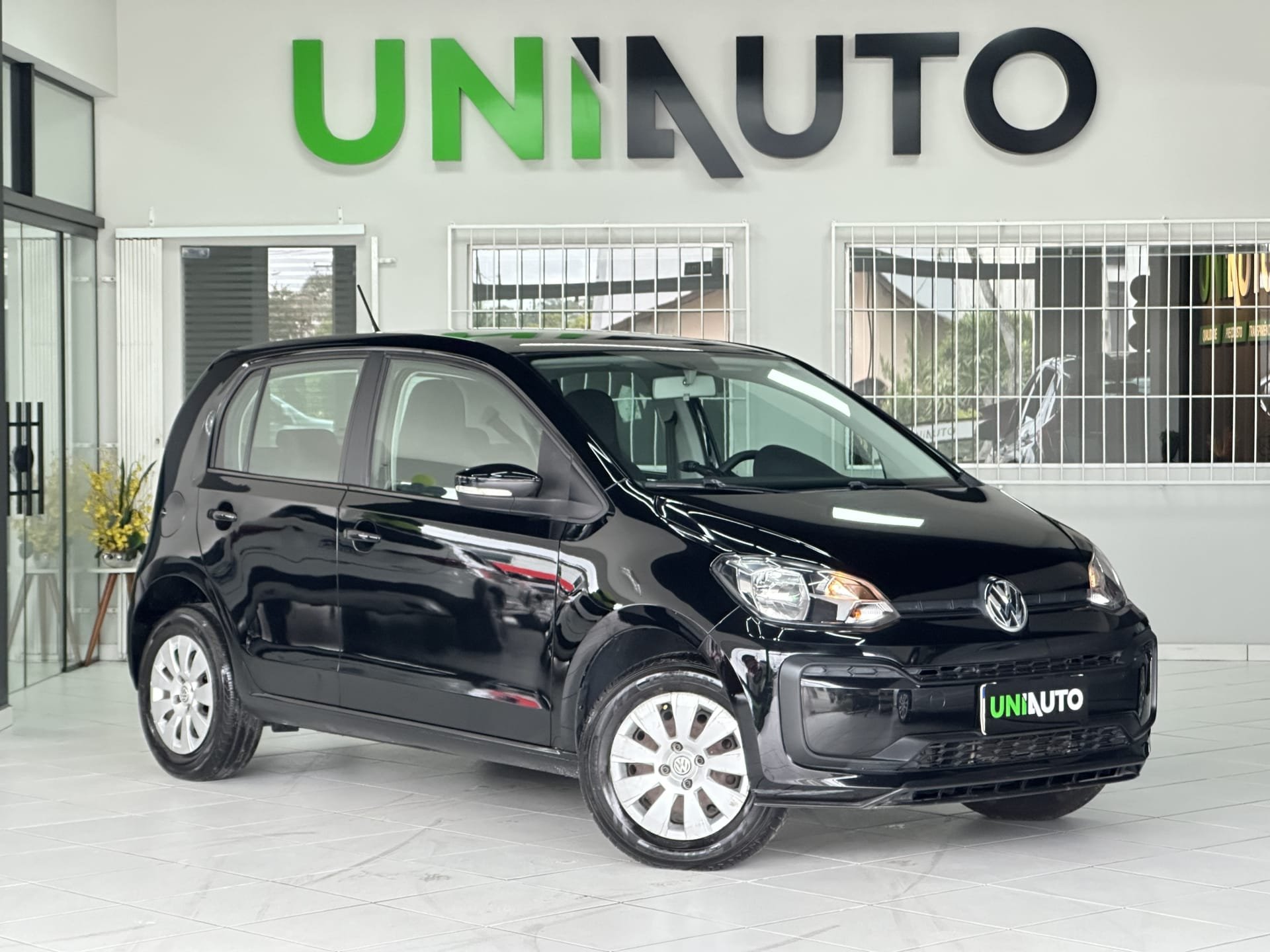 Volkswagen Up! take 1.0 T. Flex 12V 3p na cor Preto em Joinville / SC - 21080