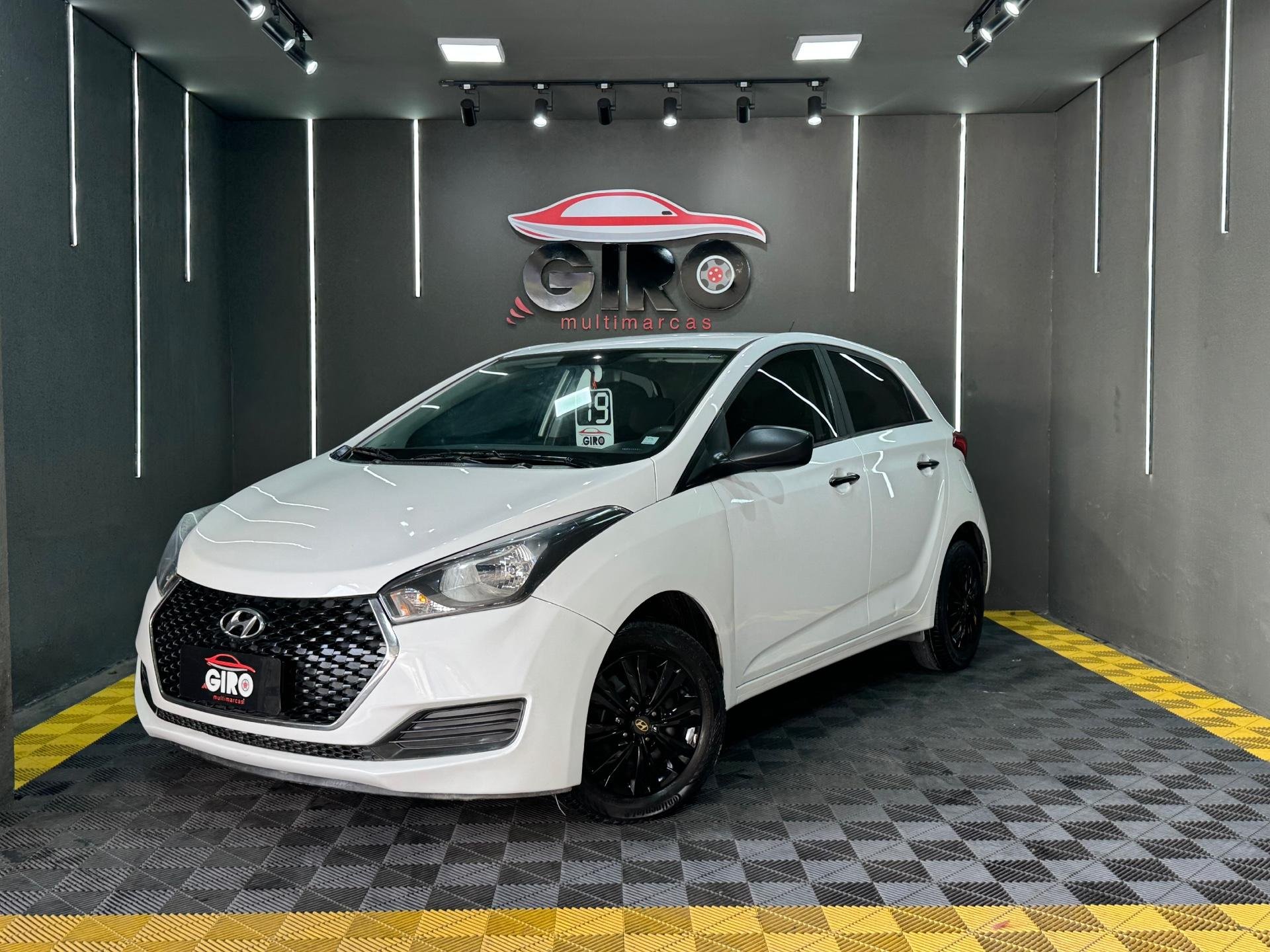 Hyundai HB20 Unique 1.0 Flex 12V Mec. na cor Branco no Alvorada / RS - 21167