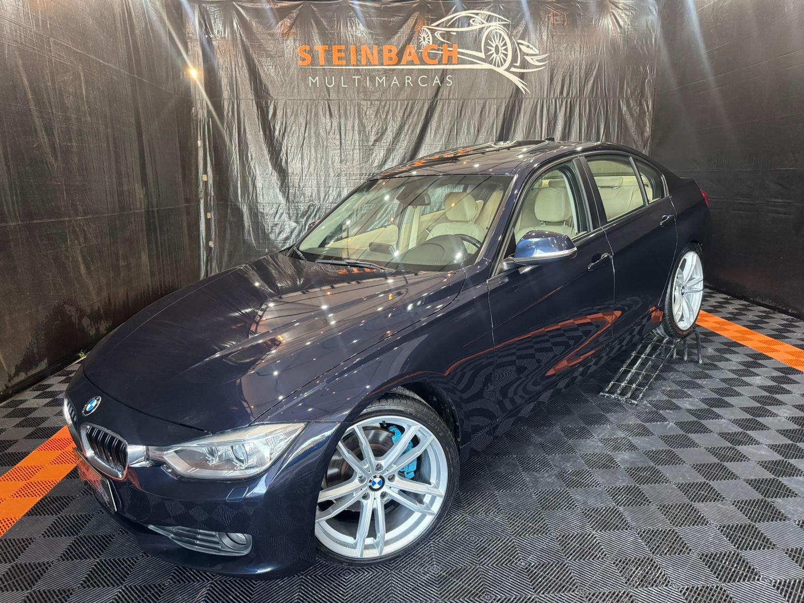 BMW 328i/iA Cabrio na cor Azul em Santo Amaro da Imperatriz / SC - 22531